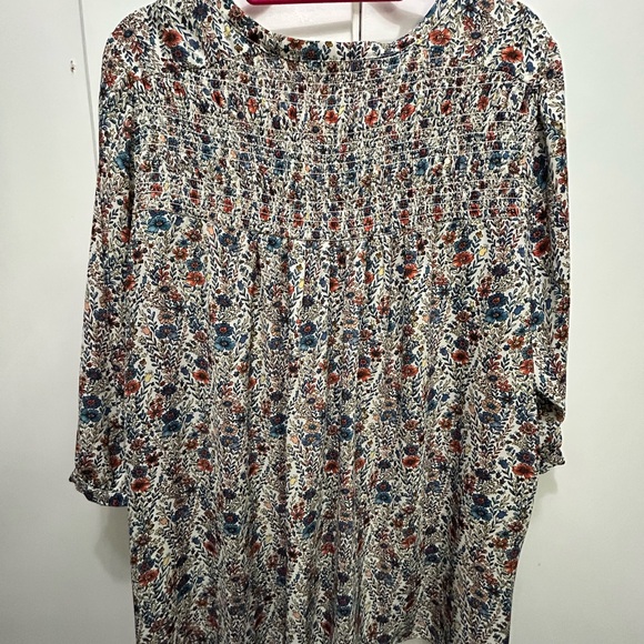 Rose & Olive Multicolor Floral Top - Picture 6 of 9